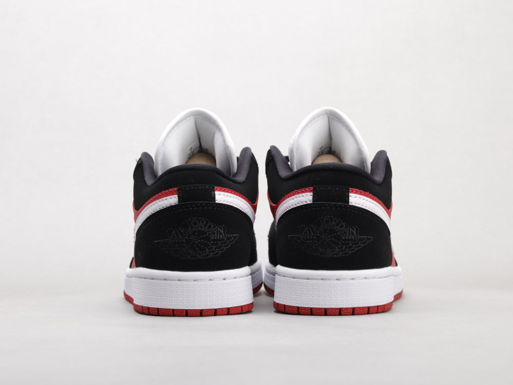 EI -AJ1 Chicago black and white red