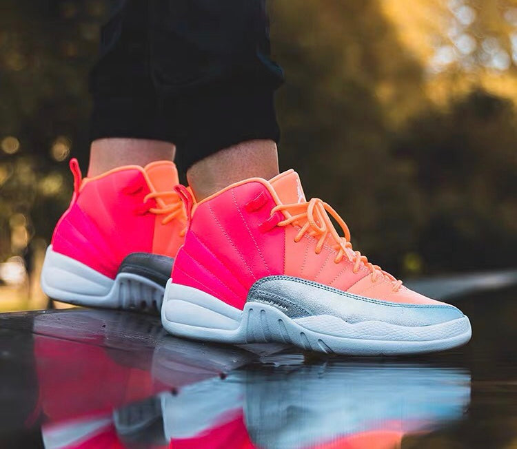 EI -AJ12 Neon Gradient