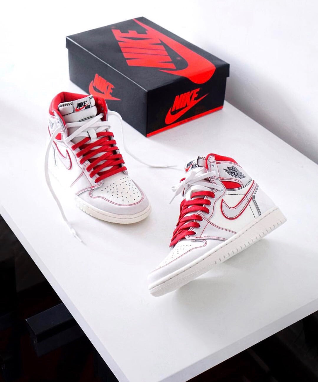 EI -AJ1 white and red manuscript